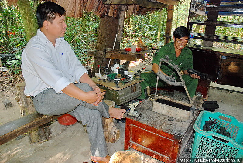 Ку Чи, деревня-герой Тхузаумот, Вьетнам