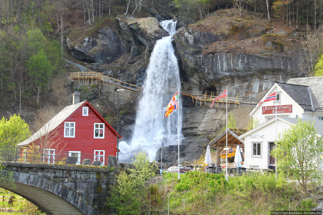 Steinsdalsfossen Западная Норвегия, Норвегия