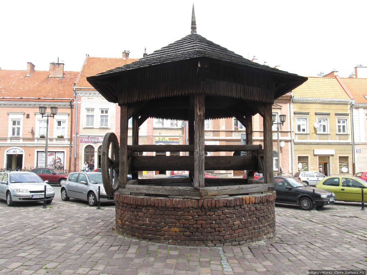 Колодец (студня) на рыночной площади. Ярослав, Польша
