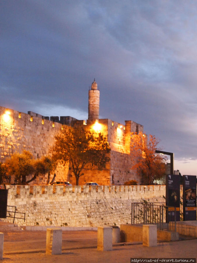 И снова Яффские ворота, через которые мы покидаем старый город. Иерусалим, Израиль