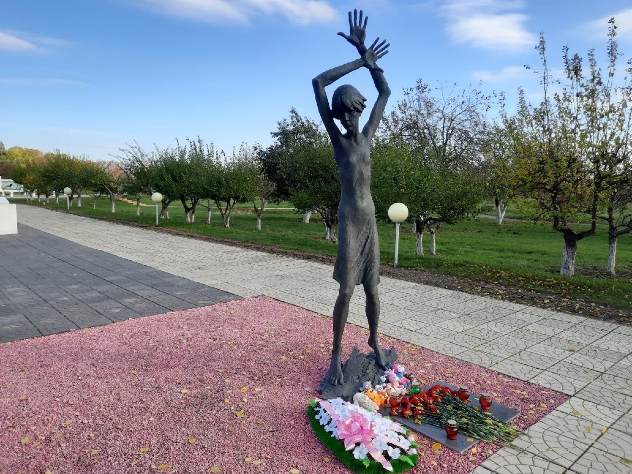 Памятник детям-жертвам Великой Отечественной войны Красный Берег, Беларусь