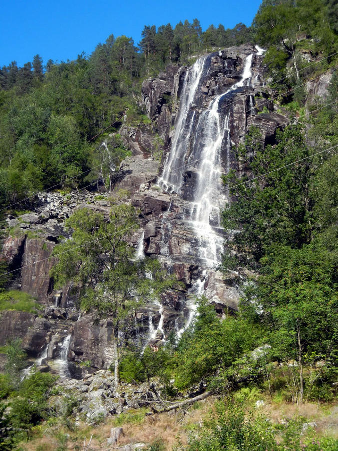 Kvernhusfossen. 230 м. Виден с любой точки фьорда. Берген, Норвегия