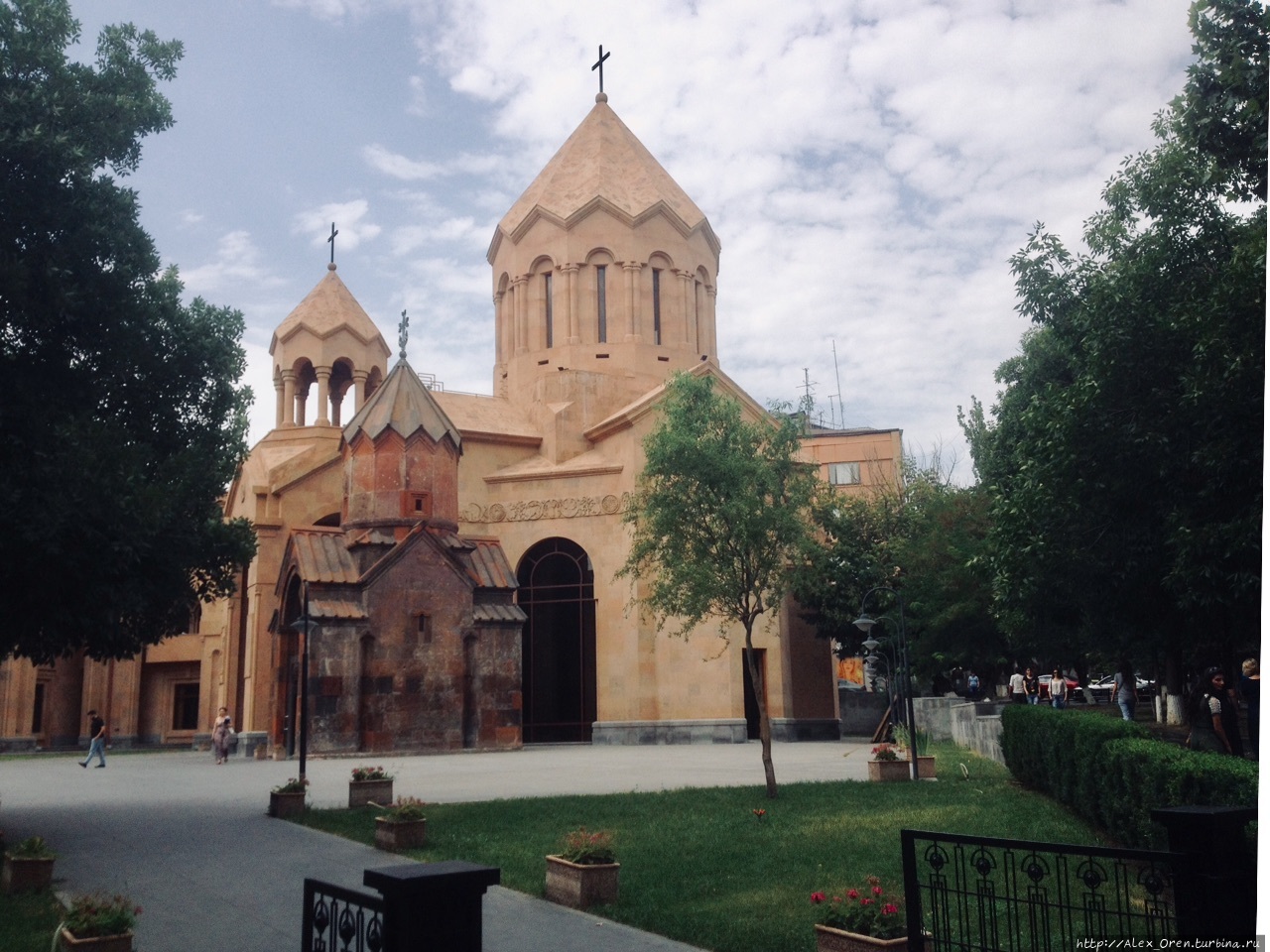 Собор Григория просветителя в Ереване
