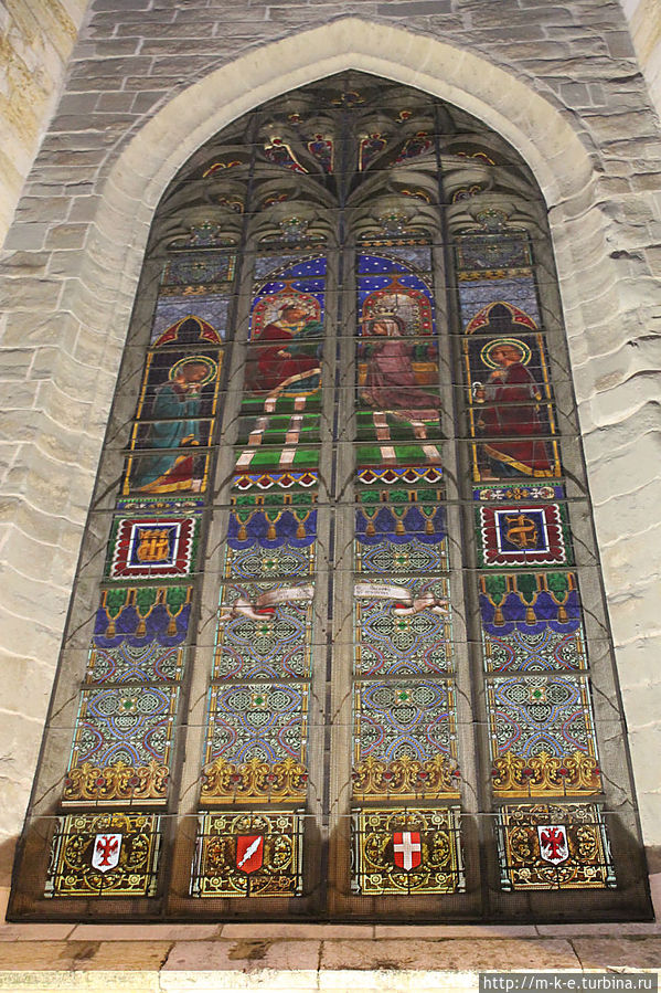 Церковь Сен Морис с красивыми витражами Анси, Франция