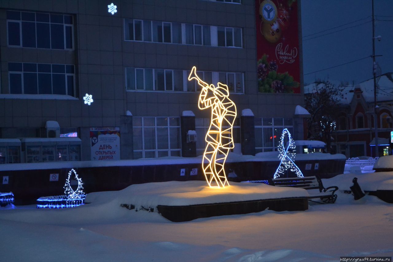 Светящиеся в Новый год танцоры и музыканты Саратов, Россия