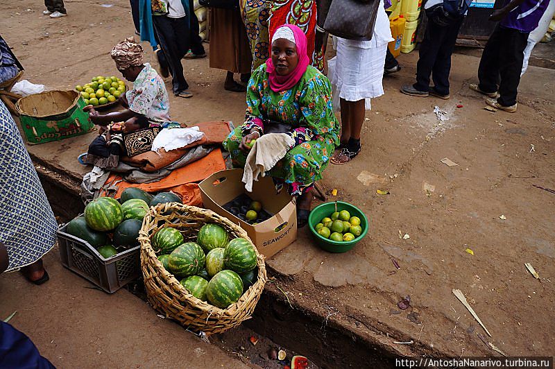 Арбузы и апельсины. Кигали, Руанда