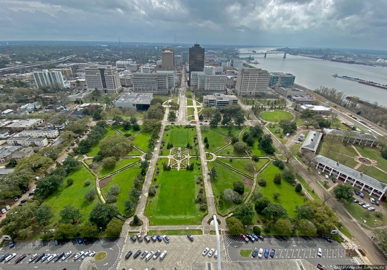 В городе Baton Rouge, стлице штата Луизиана, находится самый высокий Капито...