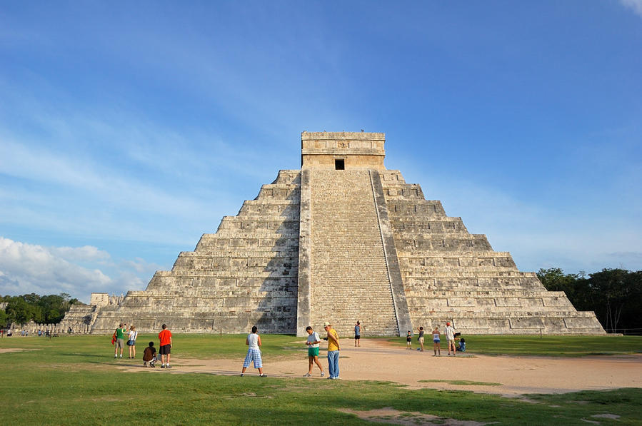 Пирамида El Castillo Чичен-Ица город майя, Мексика