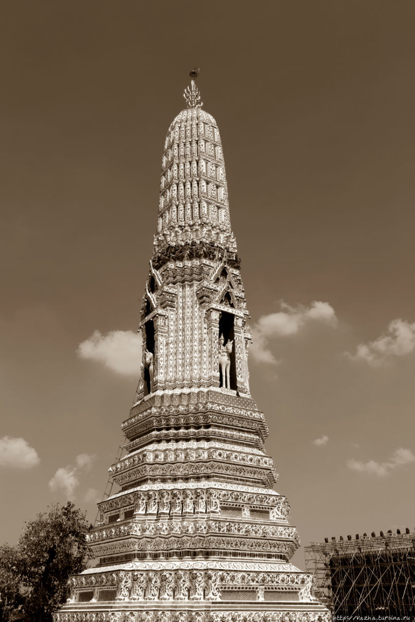 Храм Ват-Арун. Вторая часть Бангкок, Таиланд