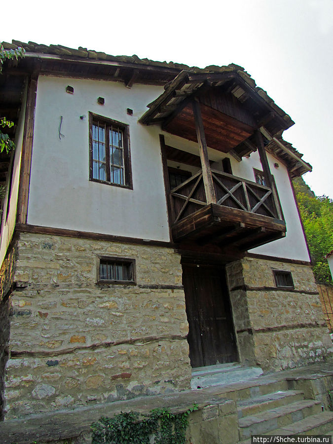 монастырские постройки — просто и красивенно Черепиш, Болгария