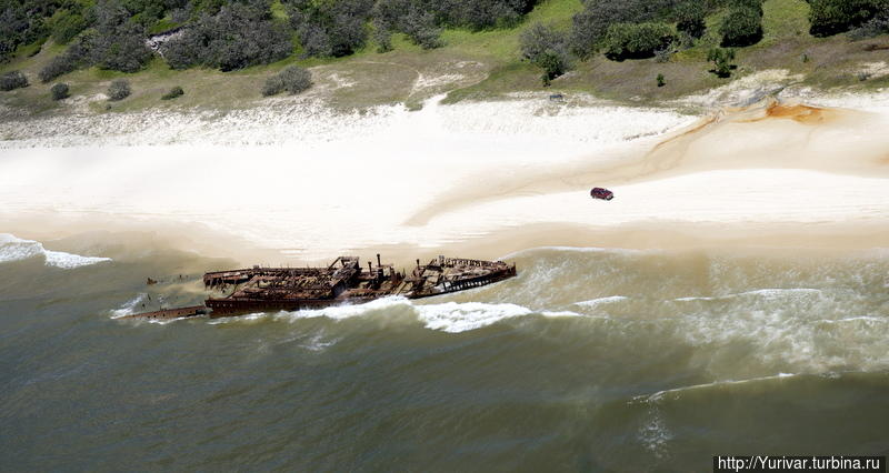 Остатки корабля Maheno, потерпевшего крушение в 1936 году Остров Фрейзер, Австралия