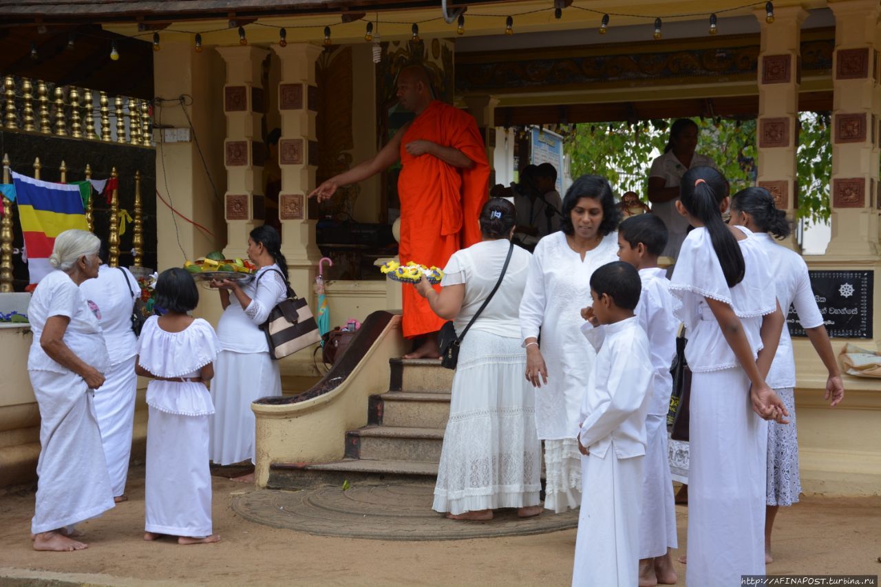 Храм Зуба Будды Канди, Шри-Ланка