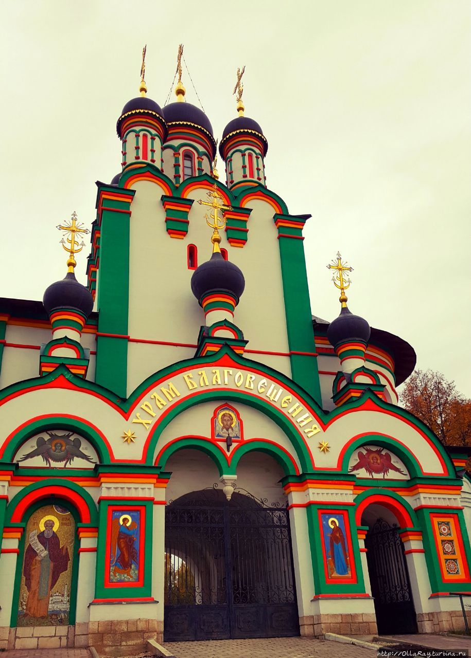 Надвратная церковь Иосифа Волоцкого Павловская Слобода, Россия