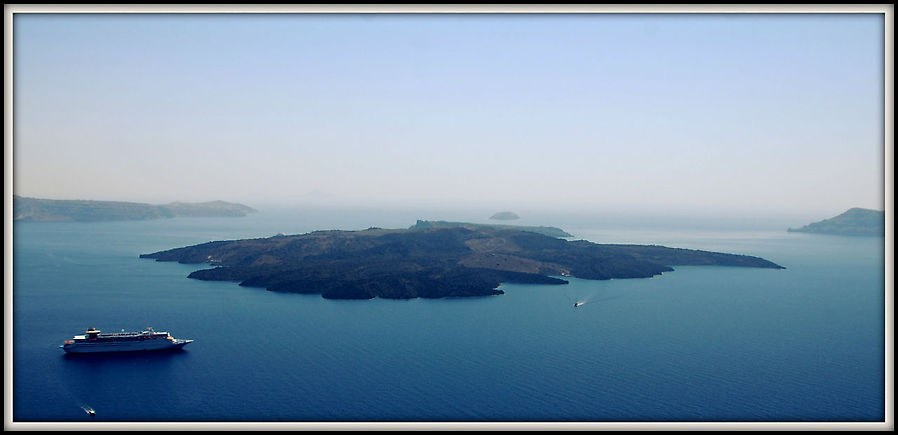 Экзотичное купание и три необитаемых острова Санторини Остров Санторини, Греция
