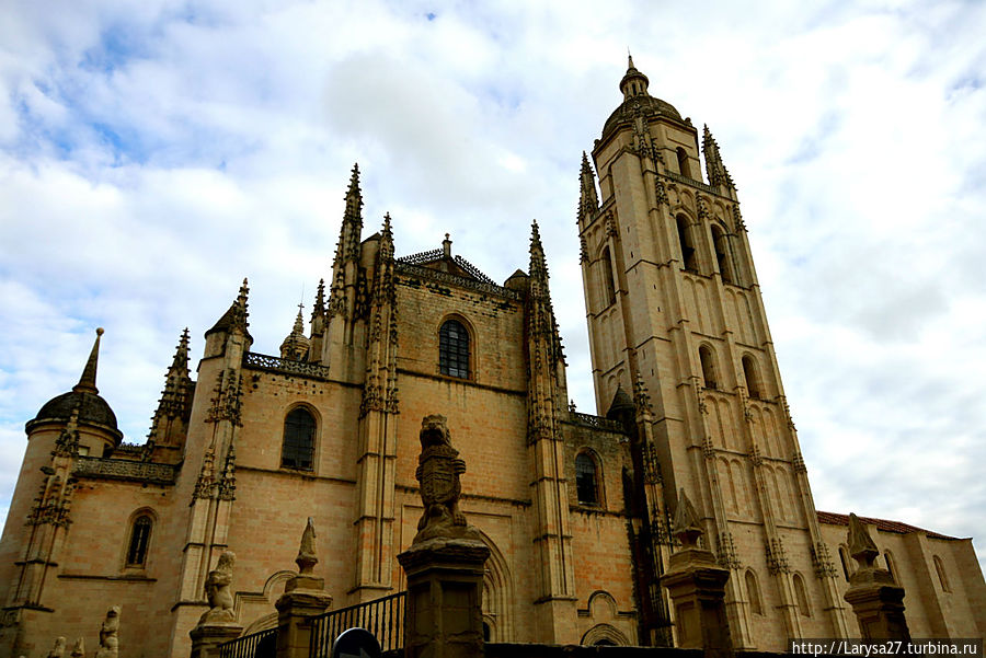 Кафедральный собор — западный фасад Сеговия, Испания