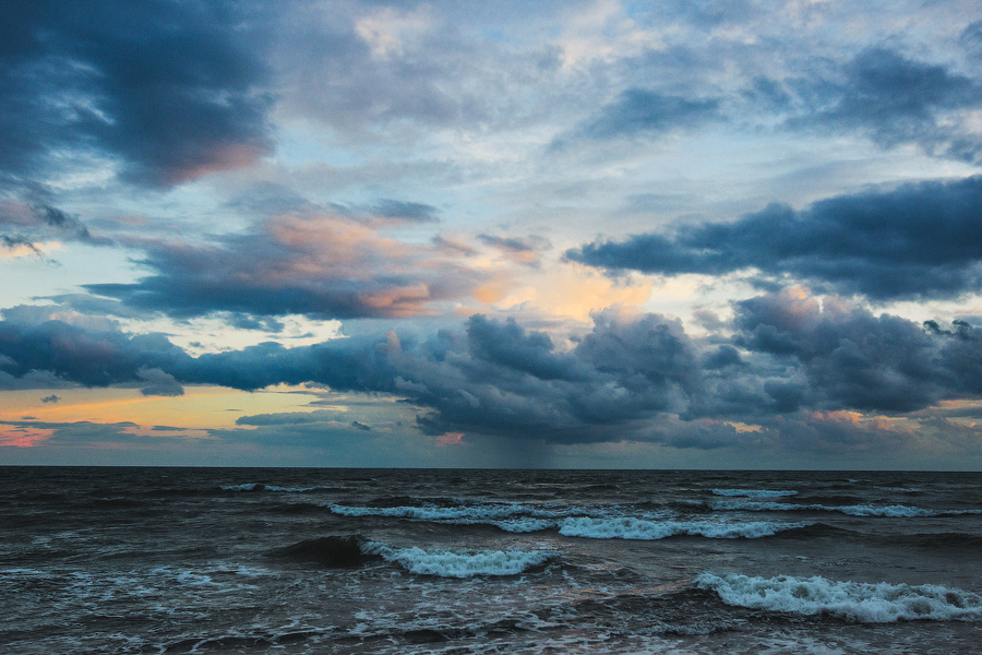 Что бы ни было вокруг — закаты на море всегда красивы... Самегрело-Земо-Сванети, Грузия