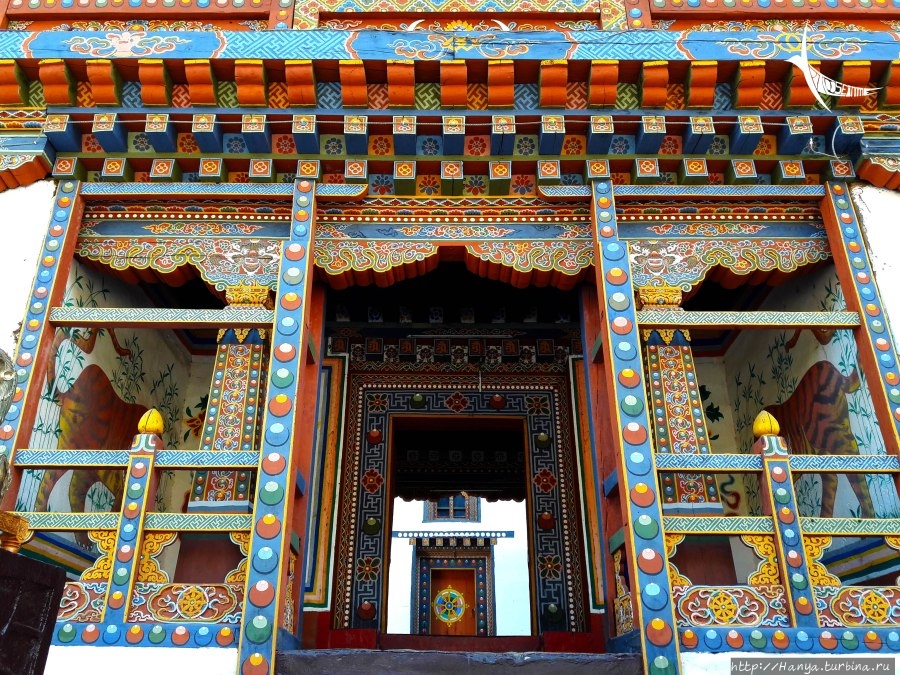 Белый храм после реконструкции. Из интернета Хаа, Бутан