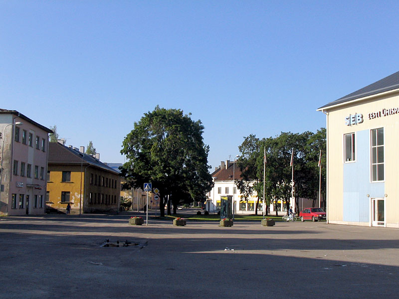 На центральной площади Тапа, Эстония