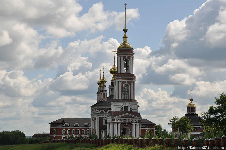 Епархиальная школа в Михалях. Церковь Михаила Архангела