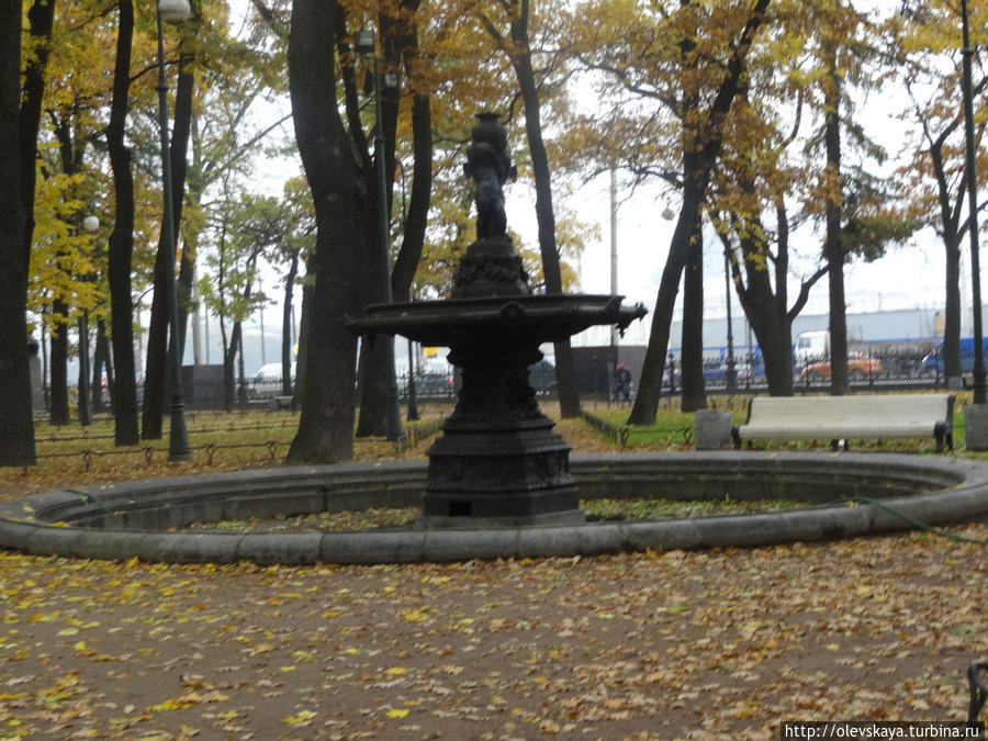 Осенью в Румянцевском саду Санкт-Петербург, Россия