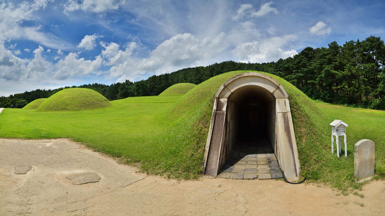 Королевские гробницы Сонгсан / Royal Tombs in Songsan-ri