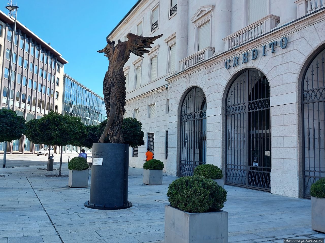 Статуя Уго Ривы Душа мира / Statua Anima Mundi