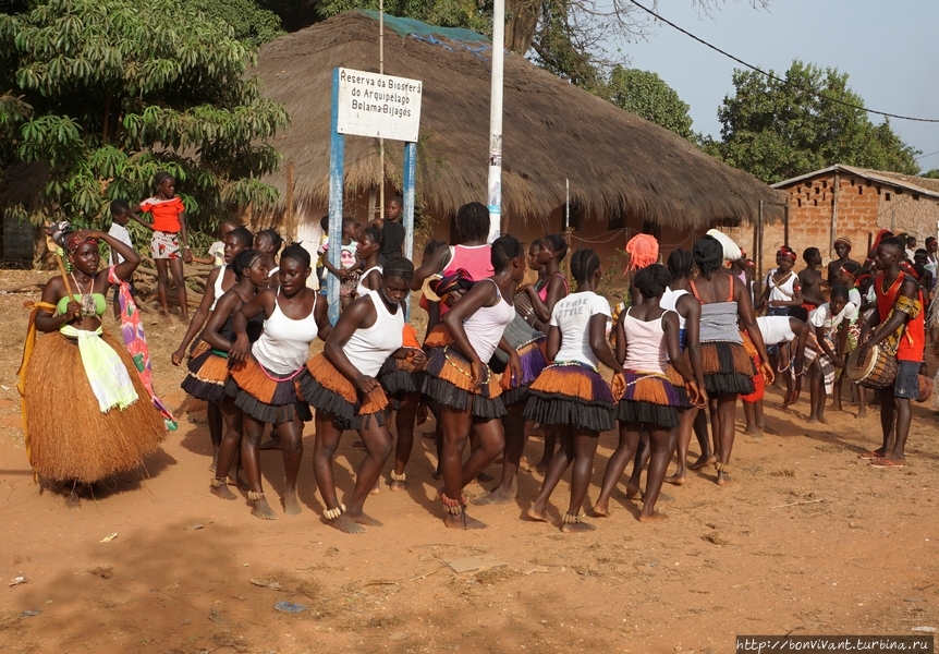 Карнавал на Бижагош Остров Бубак, Гвинея-Бисау