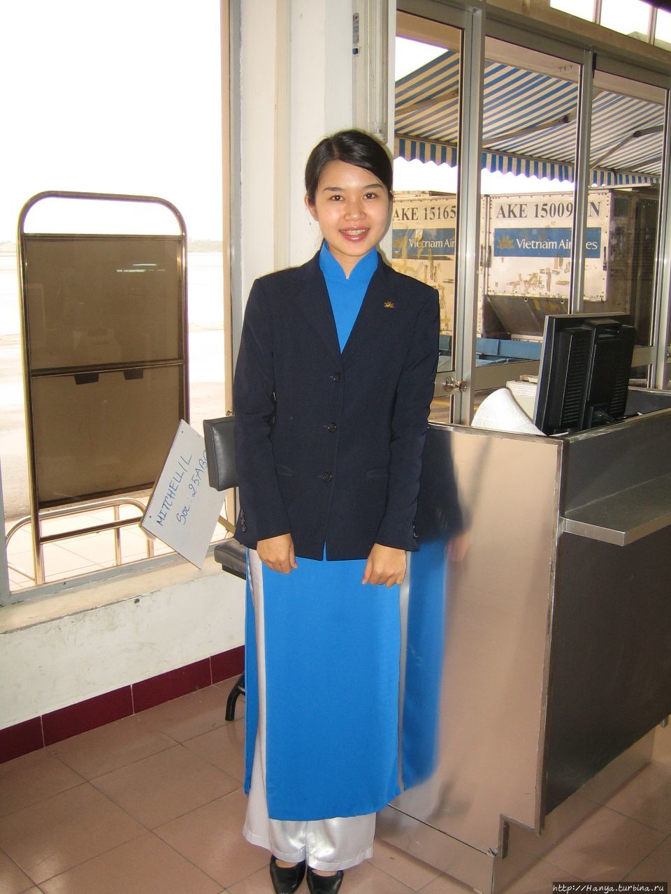 Международный аэропорт Дананга. Сюардесса Нячанг, Вьетнам
