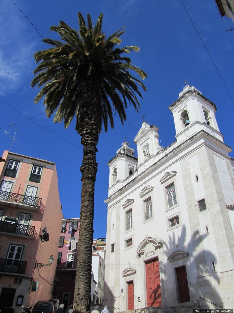 Площадь и церковь Святого Мигеля Лиссабон, Португалия