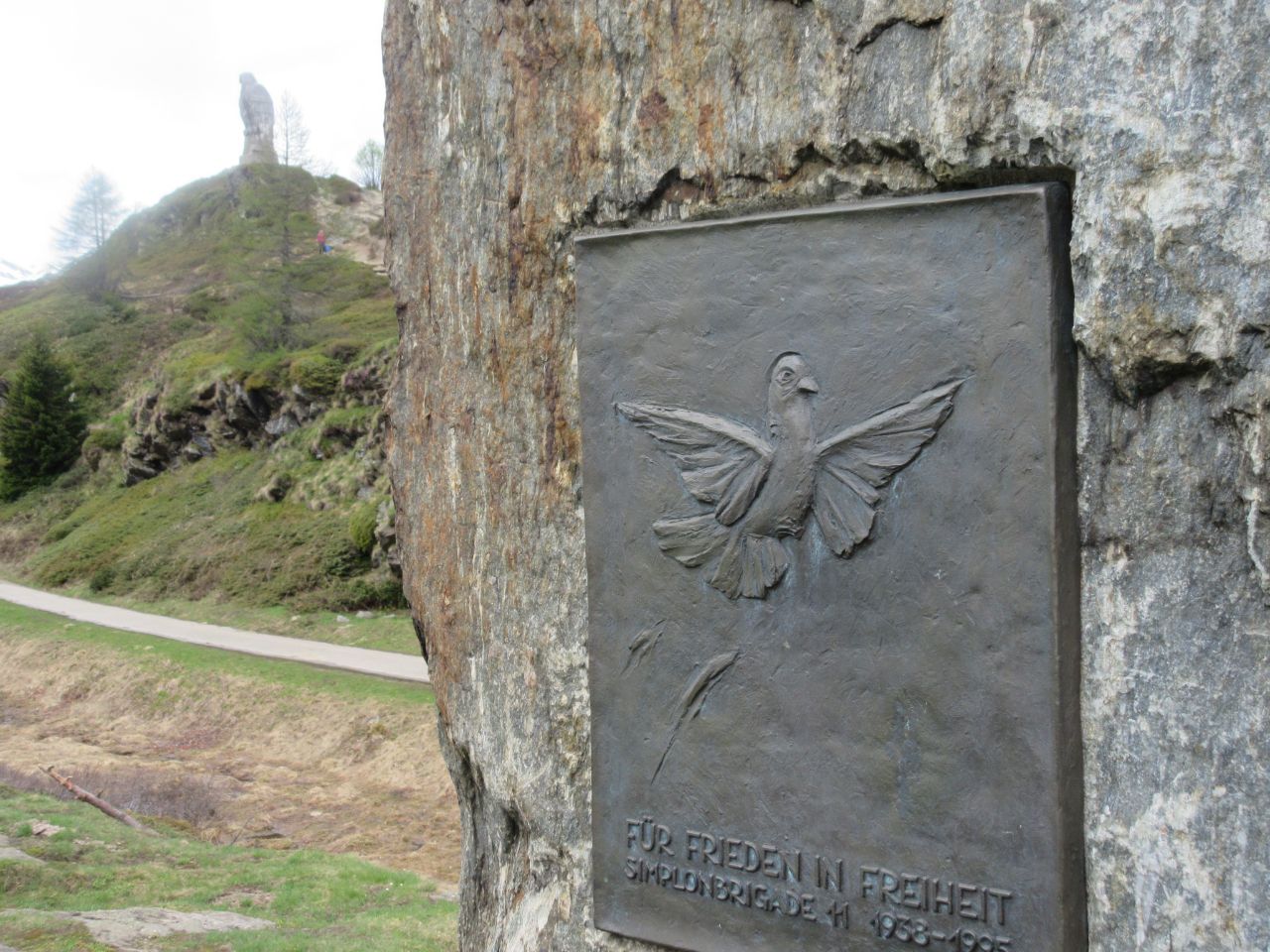 Сенбернар на Симплоне Кантон Вале, Швейцария Сенбернар на Симплоне Кантон Вале, Швейцария