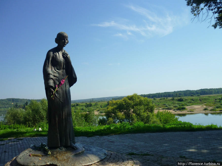 Памятник М. Цветаевой Таруса, Россия