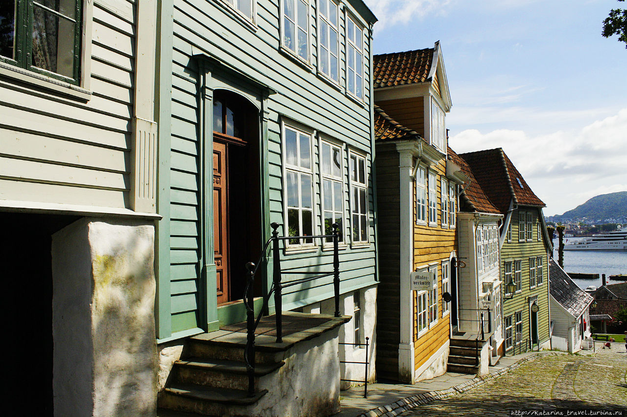 Одна из улиц Старого Бергена Берген, Норвегия