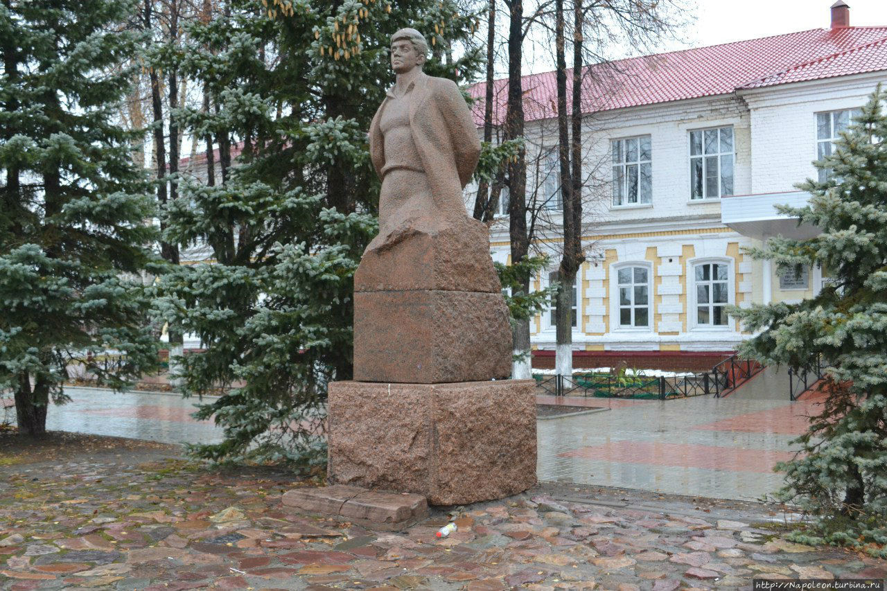 Памятник Борису Корнилову / Monument to Boris Kornilov