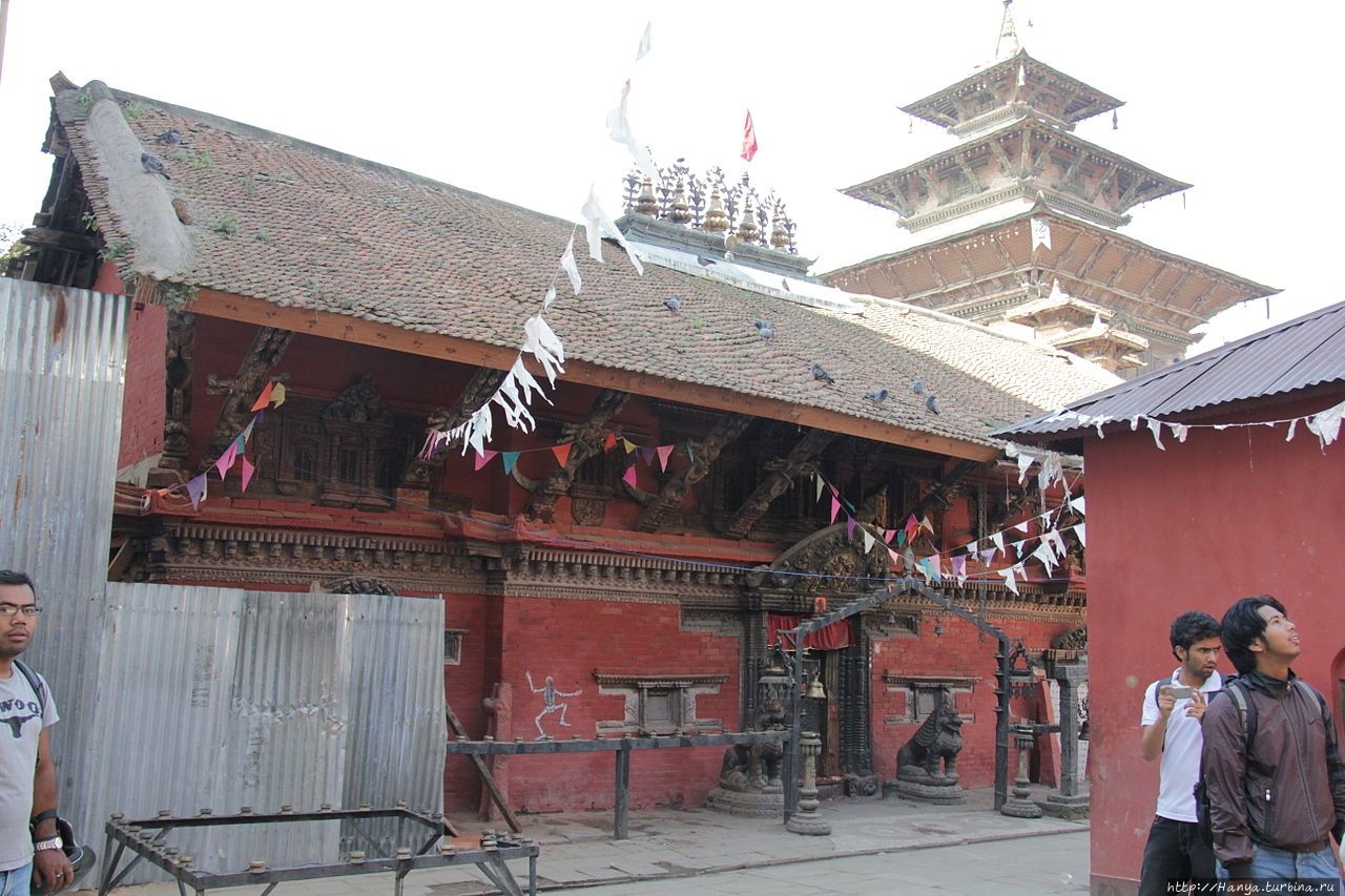 Храм Tarini Devi Temple. 