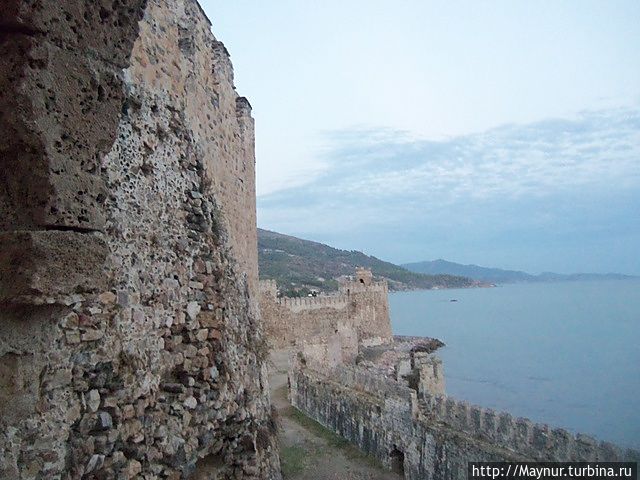 Крепость  и море Мерсин, Турция