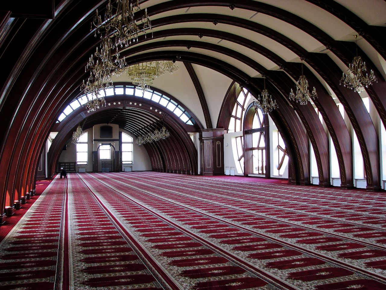 Мечеть в Алхан-Юрте. Молитвенный зал для мужчин Алхан-Юрт, Россия