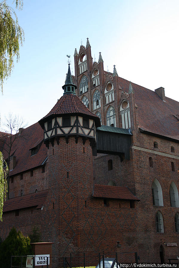 Мальборгский замок – крупнейший средневековый кирпичный замок в мире, один из эталонов кирпичной готики. Мальборк, Польша