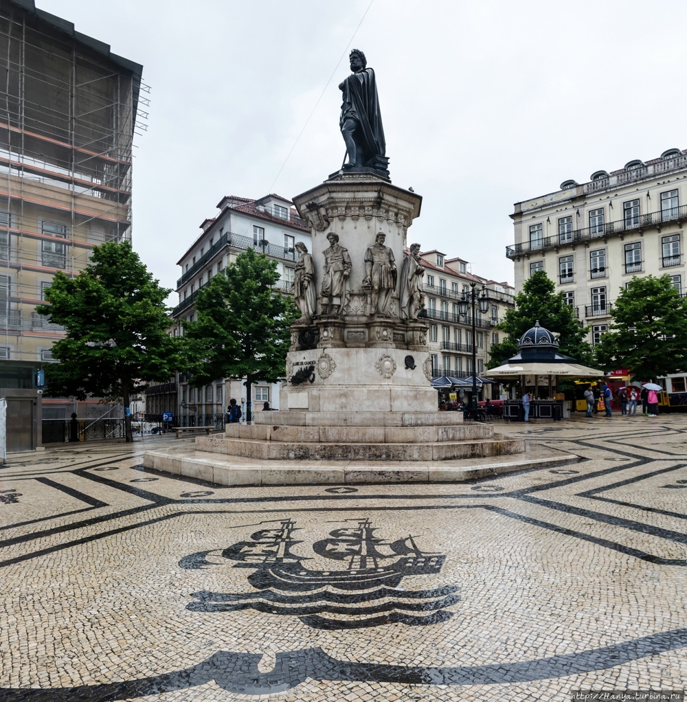 Каменная мостовая на площади Камоэнса. Из интернета Лиссабон, Португалия