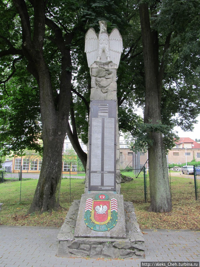 Памятник польским пограничникам погибшим в борьбе с отрядами УПА. Санок, Польша
