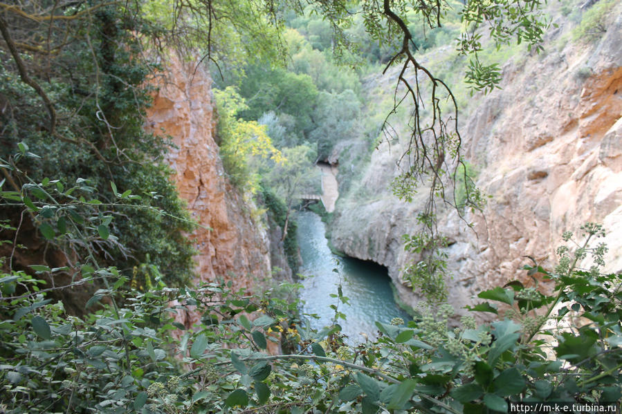 Парк с водопадами под монастырским  присмотром Нуэвалос (Монастерио-де-Пьедра), Испания