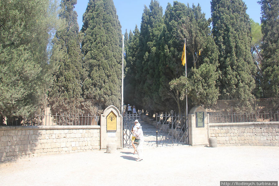 Вход на территорию монастыря
