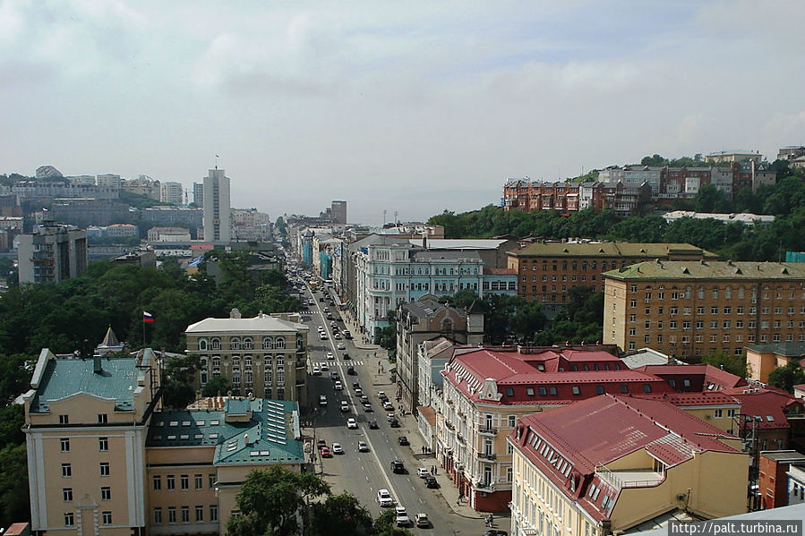В наши дни Светланская (она же Американская, она же Ленинская) самая красивая историческая улица Владивостока. По ней просто необходимо прогуляться и рассмотреть вблизи здания и скверы Владивосток, Россия