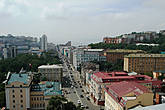 В наши дни Светланская (она же Американская, она же Ленинская) самая красивая историческая улица Владивостока. По ней просто необходимо прогуляться и рассмотреть вблизи здания и скверы