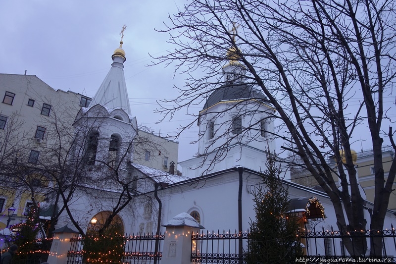 Между Пушкинской и Манежной. Красота и немного цифр. Москва, Россия