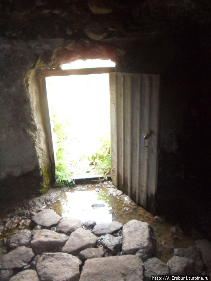 Пещерный храм близ села Мартирос Мартирос, Армения