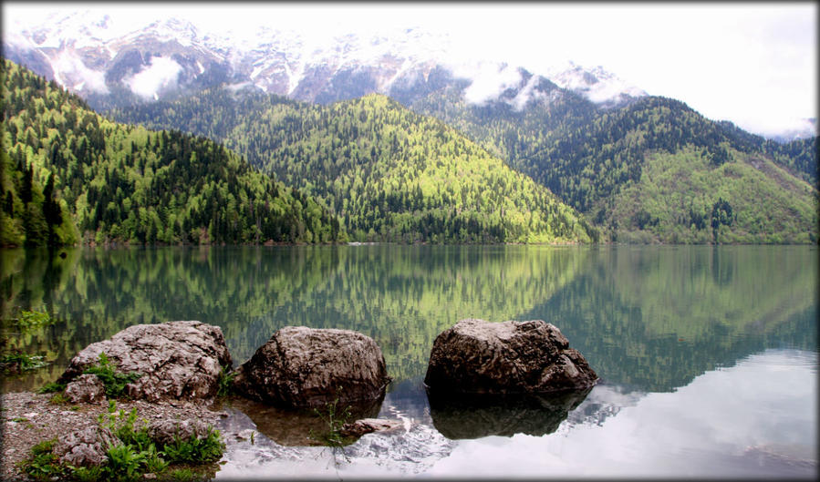 Весна на озере Рица Рица Реликтовый Национальный Парк, Абхазия