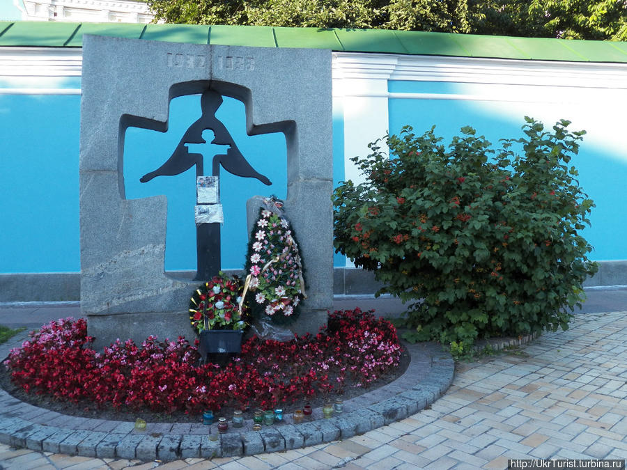 Памятник жертвам Голодомора 1932-1933гг. Киев, Украина