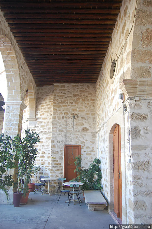 Женский монастырь Святого Иосифа Ларнака, Кипр