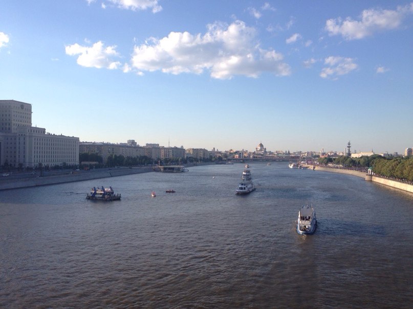 Когда Москва по колено Москва (город - регион), Россия