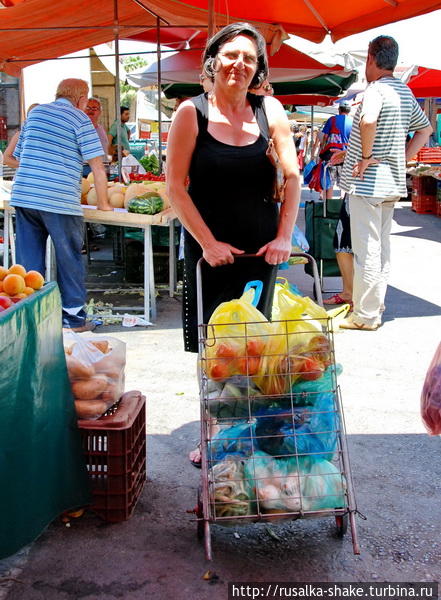 Нелогичный рынок Ираклион, Греция
